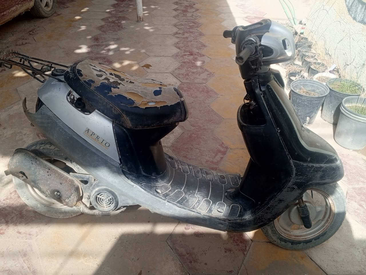 السلام عليكم دراجه زعره للبيع تشتغل كلشي مابيهة السعر 100 وبيهة مجال قليل المكان ديوانيه مركز الرقم ***********
