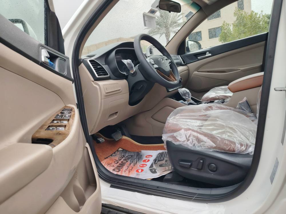 السلام عليكم..شركة الكاصد.. 
توسان 2020 خلجيه فول موصفات.. تجي هاند بريك بل الرجل.. 
بدون فتحه...
كفاله من الصبغ والتبديل الطخات..
محرك 2000 دوش..ماشيه    39 الف تراي مال زيرووو.. 
البجم 5 عدسات وعدسه دواره.. 
بصمه... تشغيل..
مري شفط وترحيب..
شاشه وكامره دواره..
حساس خلفي امامي.. 
دكمة مود درايف..
خمسه ويل كب.. 
سبير منازل.. 
تبريد خلفي امامي.. 
تبريد جكمچه.. 
الكشنات كهرباء2 وجلد لونين بقلاوه.. 
السياره كفاله عامه حتى الدعاميات كفاله.. 
باسمي شخصيآ.. 
محرك وكير وتبريد كله شركه برغي ممفتوح بيها.. حتى مي الشركه بيه  ماكو سياره جديده وبل العافيه عل الياخذها 
مكاني بغداد الكرخ حي الجهاد ..
هذه رقمي ***********
للبيع غاز والي يدور جديد خل يتصل ويدلل بغداد, العراق
