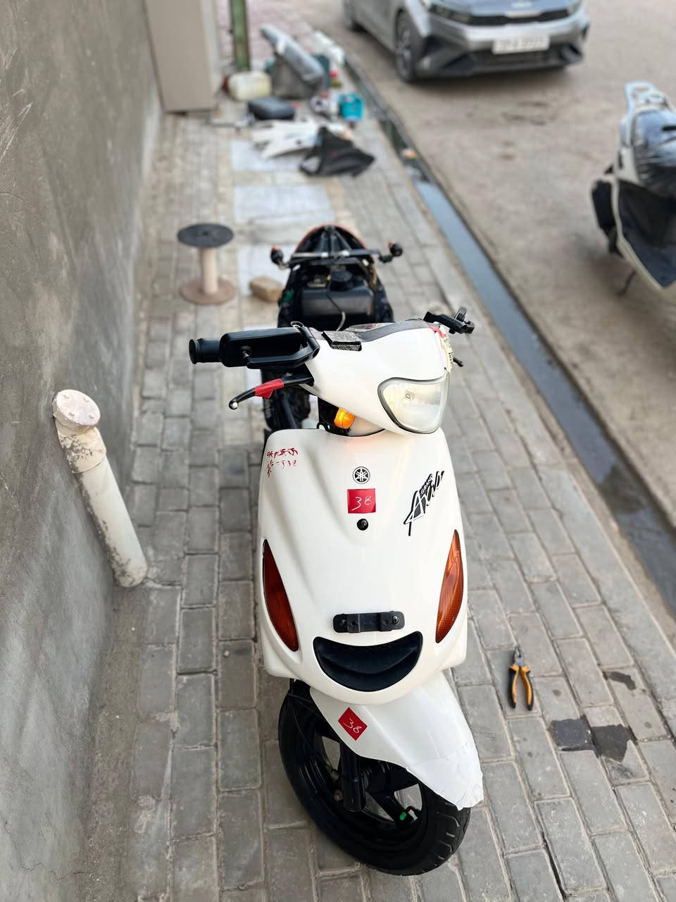 السلام عليكم
دراجه دولفين اكزز فحل للبيع
مكينه شرط عل فحص ما مفتوحه شلعه ومعدل خير من الله
كفراته تايوان طبق الاصل عن الاصلي 
ستاند كهربائي
سعره واتساب او اتصال ما عدي ماسنجر
***********
بروح الحسين المو شراي لا يخابر ولا يراسل 
العنوان السماوه الحيدريه
