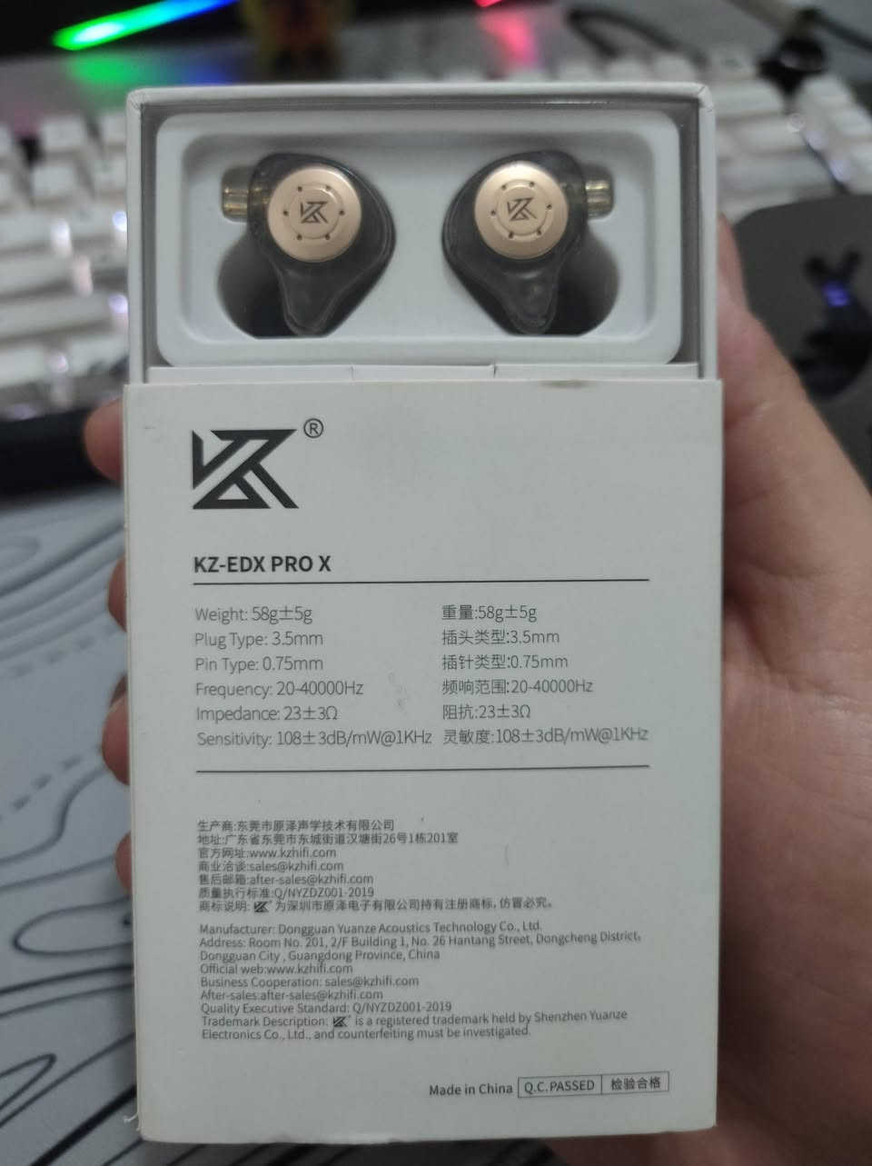 السلام عليكم 
Kz edx pro x
كيبل مايك بس الكيبل تك واحد يشتغل السماعات شغالات
Kz zsn pro 2 نسخة المايك
Akg تايب سي اعتقد كوبي
للبيع خلي سعرك اذا كلهن سوة يكون افضل


**إذا كنت صاحب هذا الإعلان وتريد حذفه لأي سبب، رجاءا أرسل رسالة إلى الدعم الفني**