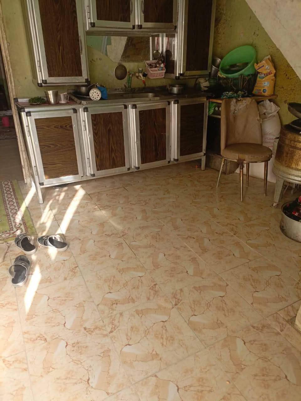 دار للبيع مساحه 90 متر
غرفه وصاله ومطبخ طابق الثاني غرفه وصاله
نجف الاشرف حي الرحمه قطاع الثاني
اي استفسار اتصل على هاي الارقام مراجعه مكتب
سعر 40,000,000 في مجال
*********** واتساب
*********** تصال
