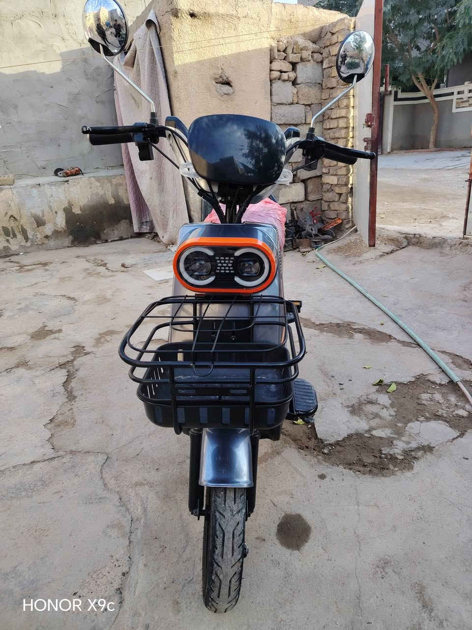 دراجه شحن مويل 2026فول كامل مواصفات السعر450وبيهه مجال حك الجيه العنوان الحصوه ابوغريب منطقه 8000شارع الخدمي *********** بي واتساب هم
