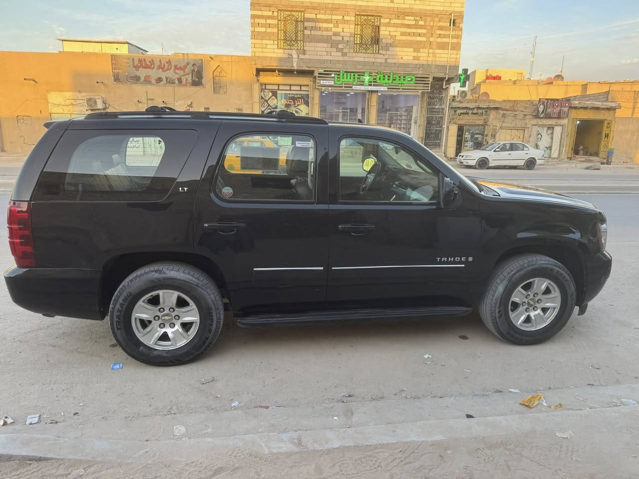 السلام عليكم.  تاهو 2009 مواصفات LT. وارد خليجي ماشيه 245الف كيلو متر. سياره كفاااله عاامه من كلشي. بيها فقط ثلااث مكانات بارد. بدون صبغ. بدون قطره صبغ وصغار كلش. والباقي كله مكفول. مكينه وكير وتخم تاير جديد وتبريد والسياره كلها على الشرط. مكاني البصره الزبير. سعرها 210 وقابل للتفاوض. رقم السياره اربيل.  تحويل ب اسم المشتري.   ***********
