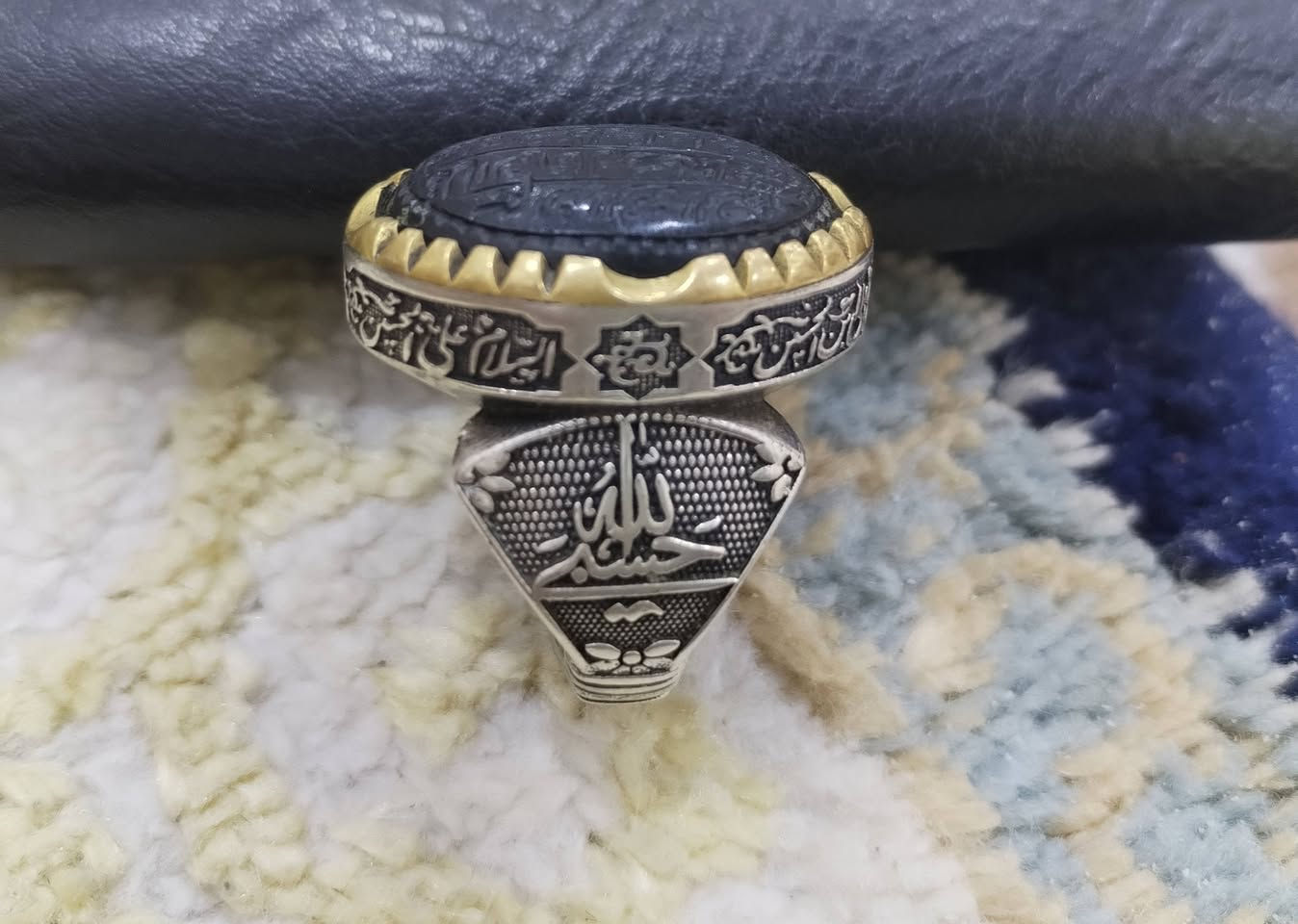 السلام عليكم محبس فضة الأصلي وزن الثقيل حجر عباس اباد شرط الأصلي نقش آيات وجه وكفة شغل جناي متعوب عليه السعر 250 الف بي مجال مكاني نجف كوفه اتصال واتساب ***********
