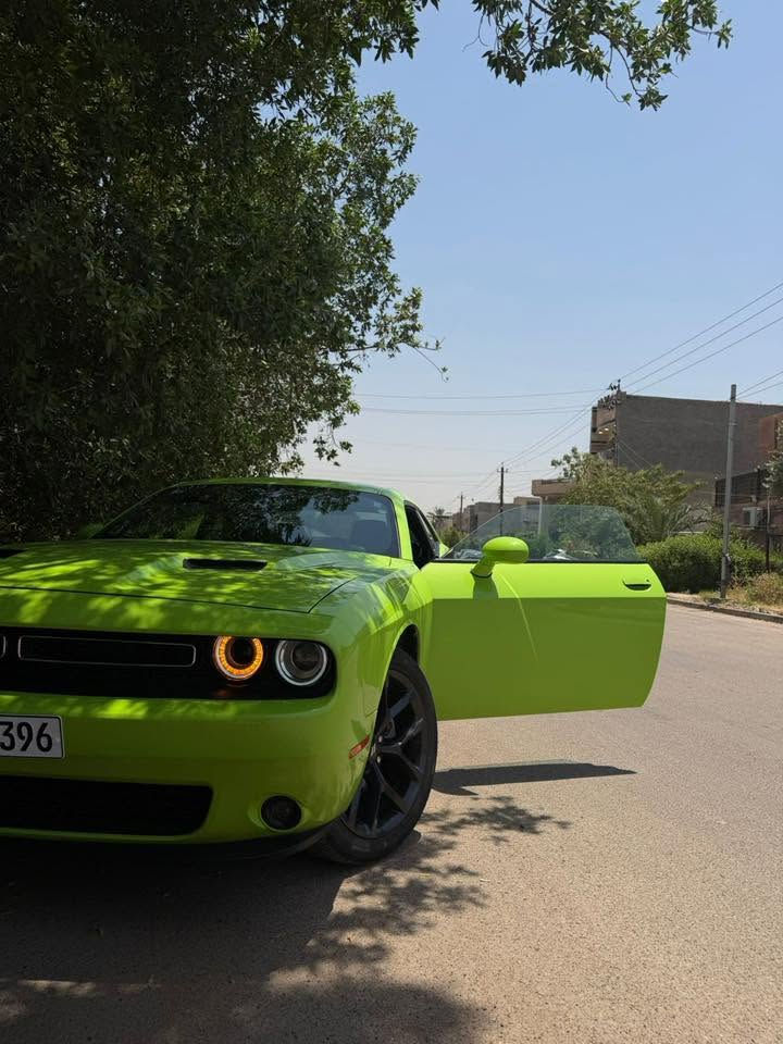 السلام عليكم
جالنجر 2023 sxt 
السعر 230 ورقة 
مكان السيارة بغداد 
رقم  سليمانيه بسمي
بيها جاملغ امامي صفحه سايق وبنيد فقط 
ماشيه 15 الف
كير محرك كله بشرط السياره على وضع الشركة
***********
