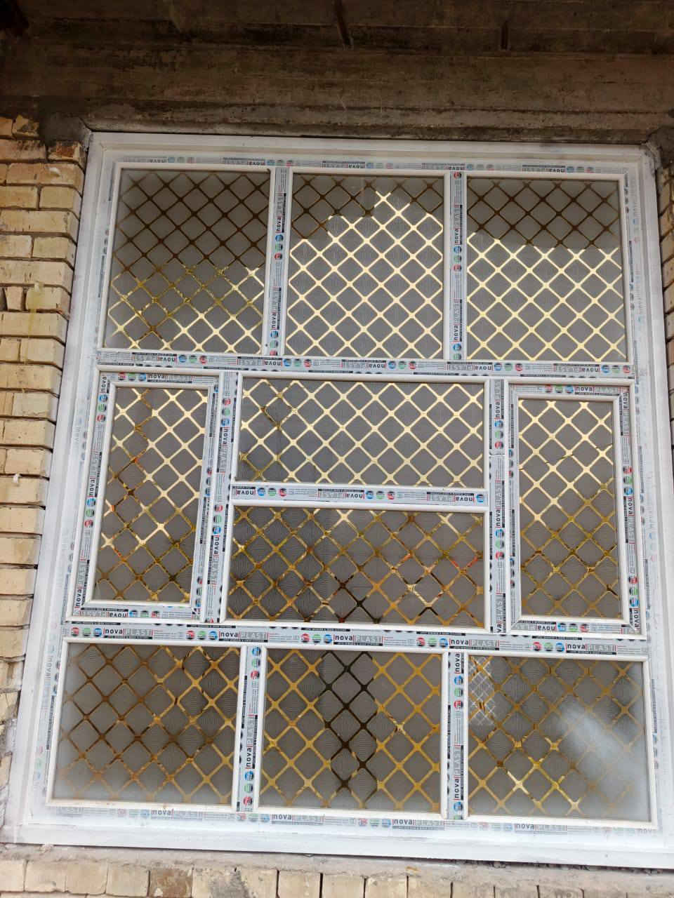 مستعدون تركيب الزجاج والمرايه وشد البيوت والدوائر الحكومية وباسعار مناسبه العنوان شارع البوسبتي قرب مصرف للمحاويل للاستفسار الاتصال على الارقام التاليه ***********///***********
