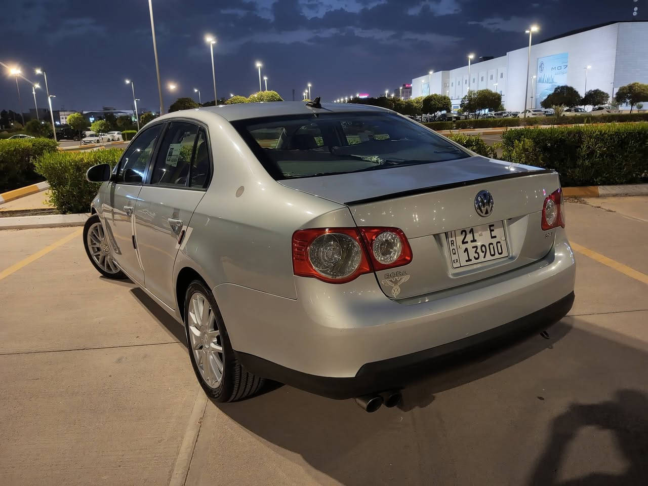 السلام عليكم... وين الجنايه.. ما شاء الله
فولكسواكن بورا موديل 2010 وارد أمريكي نظيفة جدا.بعدها ع البلاد فول اتوماتيك  عدا البصمه صاحبتها دكتورة مستوردتها سنة 2018.بسليمانية
⚙️ المحرك: ( 2000 توربو إقتصادي نظيف جدا ع البلاد)
👌🏻إشاير بالمري
🕺🏾كشنات جلد مع تدفئة 
🥶تبريد فول
🔁 القير: (أوتوماتيك / وعادي ) 6 نمر 
🎨 اللون: ( سلفر رصاصي)
📊 الممشى: ( 98 كم حقيقي)
✅ كلين تايتل 100%
✅ بدون حادث نهائياً
✅ بدون صبغ
🌒 تخم تاير تايلندي
🧰بطارية جديدة كوري
✅ استعمال شخصي
✅ فحص كامل وجاهزة
💰 السعر: (95 ورقة فقط) 
📍 الموقع: ( أربيل) للجادين فقط 
📞 اتصال / واتساب: (***********)
☝🏻تحويل مباشر
