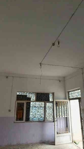 ب28 مليون مع المجال 
 سلام عليكم ورحمه الله وبركاته 
دار سكن للبيع مساحه 200متر زراعي إقرار محكمه مشمول بلتطويب بناء بلوك الأساس طابوق سقف عكاده ثلاث غرف نوم صاله مطبخ استقبال تخاريج ساحة دار العنوان الكوفه ناحيةالبراكيه  شارع السبيس ألي يم معمل السمنت 
للتواصل *********** ابو سلطان للعقار
