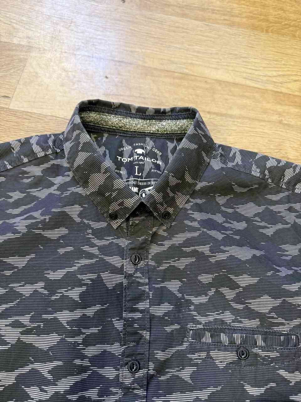 tom tailor❤️‍🔥
‏نظافة 100% 
‏يلبسmedeum
￼￼ صدر 51


**إذا كنت صاحب هذا الإعلان وتريد حذفه لأي سبب، رجاءا أرسل رسالة إلى الدعم الفني**