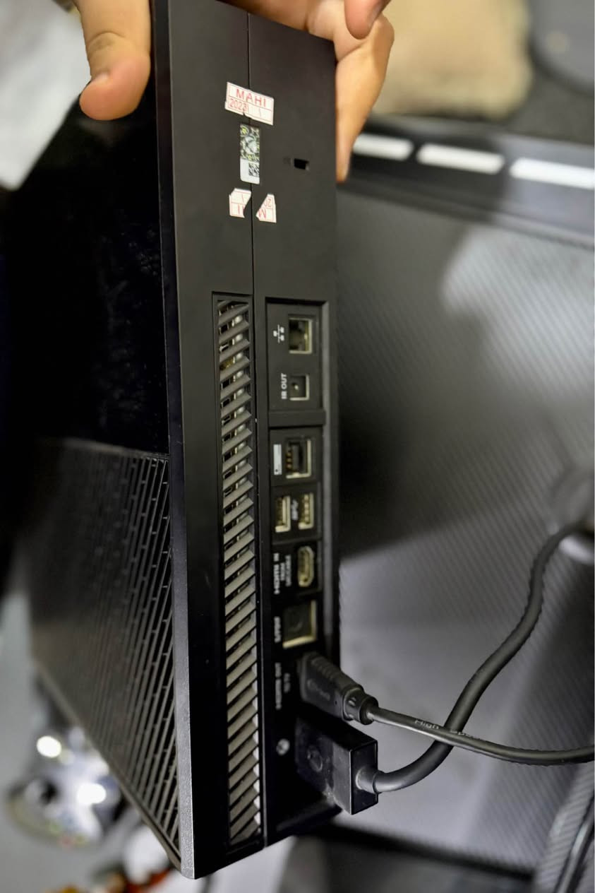 (بِسْمِ اللَّهِ الرَّحْمَنِ الرَّحِيمِ
Xbox one fat زور كه م به كار هه توه ده سكي بيلادي جيهازه كه كه پسه نه كراون ته وه به شه رتي هه موو شتيك ده يده م سعريكي مناسب *********** أربيل, العراق
