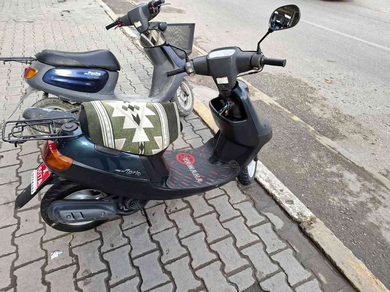 السلام عليكم
بطة 1999 تك سكليتر 
مكينة مامفتوحة
كهربائيات شغالة كاملة 
دبل اصلي جديد
باتري ياباني اصلي جديد
بلك ياباني جديد
الدراجة وكالة شغل واطلع 
مكاني كربلاء 
التواصل على الرقم 
***********
السعر بالخاص
