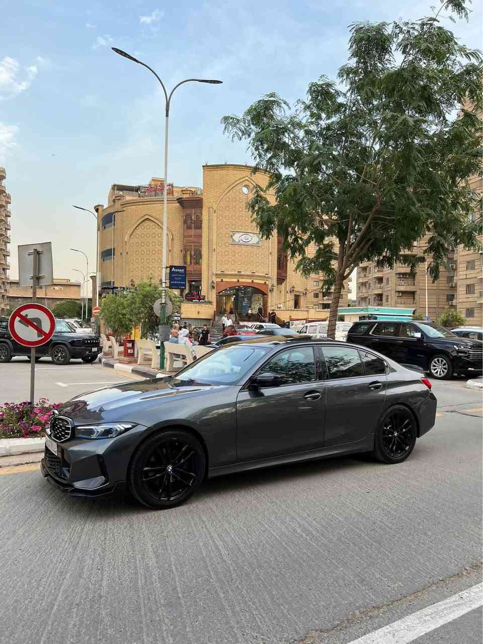 BMW330 X Drive
2020 Kit M 2024 
‎ماشيه ٨٥
‎السياره فول موصفات 
‎كيجات دجتال 
‎شاشه  كبيره
‎كشنات تدفئه + فول تحكم+خزن ميموري
‎رادر منع تصادم+رادر النقطه العمياء+رادر خطوط الطريق 
‎اوتو هولد
‎٣ مودات للقياده 
‎اناره ليد دشبول متغير الوان 
‎حادثها جاملغ امامي وباب بدون دواخل 
‎صور الحادث موجوده
‎ايرباك طاك
‎محرك جديد شادلها
‎كير تبريد كهربائيات كفاله صفرمسج
‎الصدر يحتاجله ترتيب بسيط
‎سياره كلش حلوه وكاعد 
‎رقم سليمانيه تحويلك ثاني يوم
***********
‎مكان السياره بغداد المنصور بغداد, العراق
