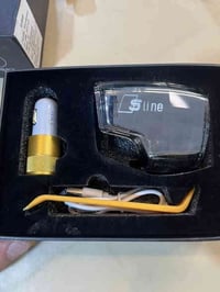 متوفر قطعتين وحدة بيها لد والثانيه فقط كرستالة  توصيل متوفر تواصل ماسن...