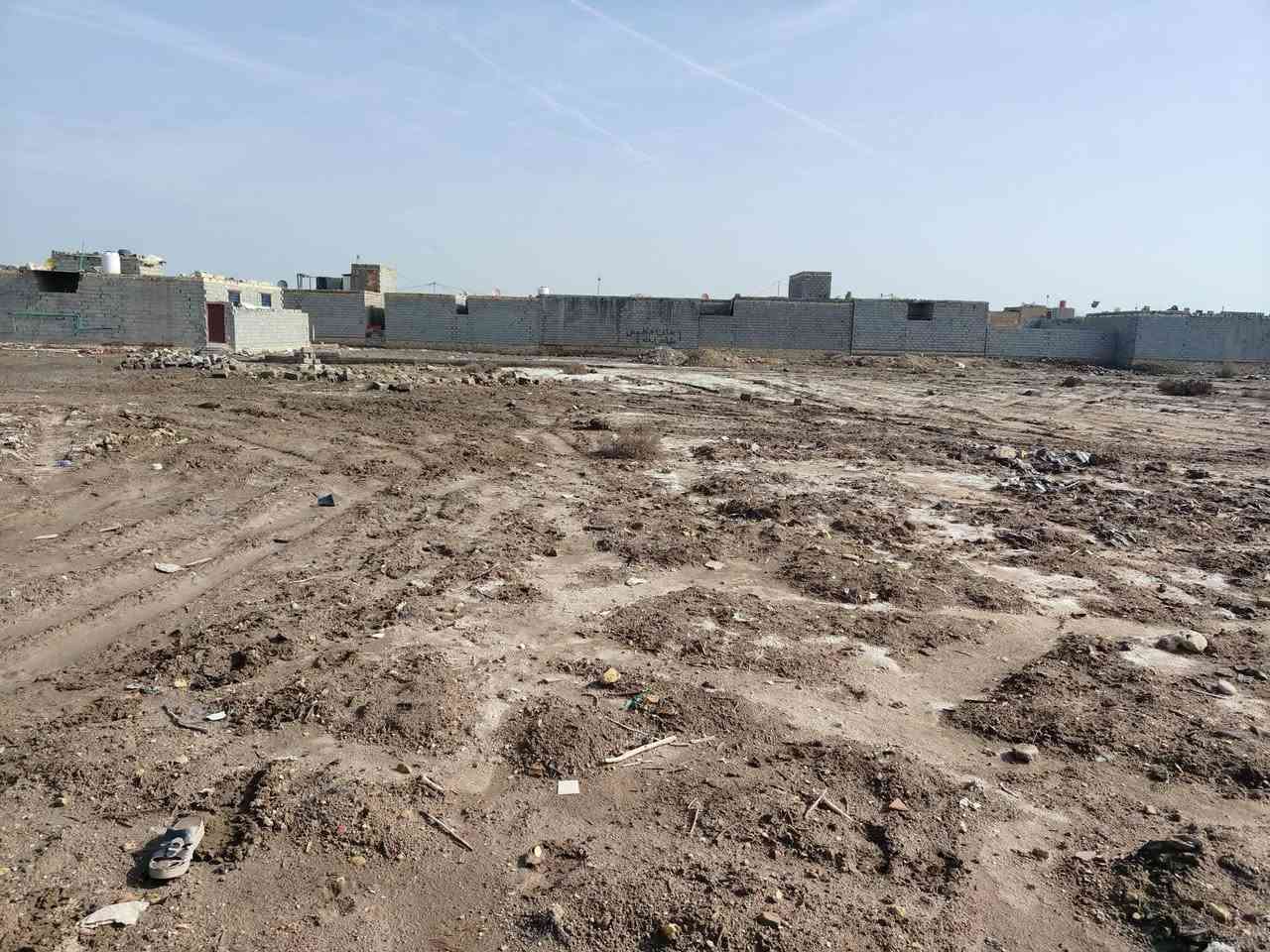 يا الله سلام عليكم قطعه للبيع مكان سديناويه خلف معمل الغاز زراعي مساحه 180ماي مجاري كهرباء تنباع نقد او قصد شراي يتصل ***********
