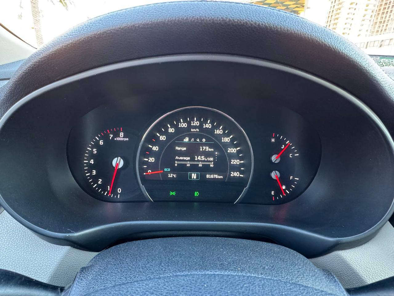 السلام عليكم . سورنتو 2017 خليجي ماشية 82 مواصفاتها حلوة پانوراما - بصمة -حساس إمامي خلفي - تبريد شاشة 3 قطع ويل 20 - شاشة وكاميرا مع داش كام - مكفولة من الصبغ والبارد عدا كم شخط بسيط ولمعلومات اكثر الاتصال عل الرقم *********** اخوكم احمد
