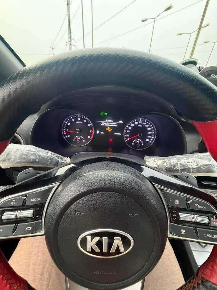 السلام عليكم للبيع سيراتو ٢٠٢٠ جيتي لاين تيربو كير ٨ نمره سياره جديده كلش معنا الكلمه ماشيه ٩١ رقم اربيل مكفوله خليجي قول مواصفات بصمه 
السعر ١٦٠ وبيه مجال قليل 
المكان واسط الصويره
***********
