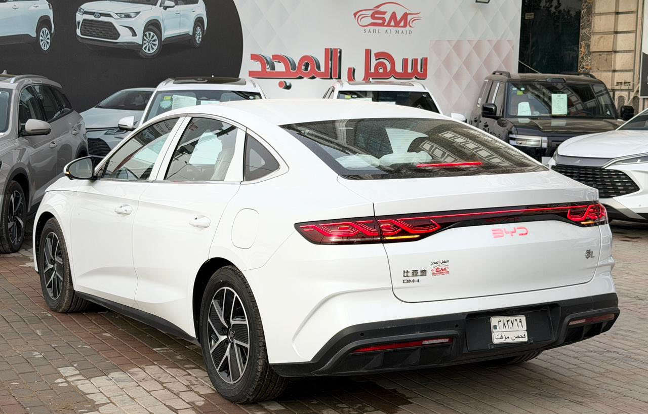 BYD Qin L  
متوفرة الأن 
شركه لدى سهل المجد لتجاره السيارات 

⚙️ المحرك والأداء

🔹 محرك 4 سلندر 1.5 لتر بنزين / هايبرد Plug-in Hybrid
🔹 كير أوتوماتيك ذكي وسلس
🔹 أوضاع قيادة متعددة (Eco / Normal / Sport)
🔹 ويل ألمنيوم 18 إنج
🔹 بصمة تشغيل + دخول ذكي
🔹 تشغيل عن بعد واغلاق 
🔹 Auto Park
━━━━━━━━━━━━━━━━━━━━━

🛡️ أنظمة الأمان والمساعدة

▪️ كاميرات محيطية 360° /5 كاميرات 
▪️ حساسات أمامية وخلفية
▪️شفتات ستيرن
▪️ رادار أمامي للتحذير من الاصطدام
▪️ مثبت سرعة ذكي (Adaptive)
▪️ تحذير ومساعدة المحافظة على المسار
▪️ نظام النقطة العمياء
▪️ تحذير حركة المرور الخلفية
▪️ نظام الثبات الإلكتروني ESP
▪️ مانع انزلاق
▪️ هاند بريك كهرباء + Auto Hold

━━━━━━━━━━━━━━━━━━━━━

🎛️ الداخلية والتجهيزات

▪️ شاشة وسطية كبيرة
▪️ عدادات ديجيتال كاملة
▪️ Apple CarPlay & Android Auto
▪️ تكييف أوتوماتيك قطعتين
▪️ كراسي جلد فاخرة
▪️ كراسي أمامية كهرباء 
▪️ ستيرن تحكم جهتين 
▪️ منافذ USB أمامية وخلفية
▪️ إضاءة داخلية محيطية متعددة الألوان
▪️ قفل مركزي + إنذار
▪️ أنوار LED أمامية وخلفية
▪️ مرايا كهرباء مع إشارة

━━━━━━━━━━━━━━━━━

━━━━━━━━━━━━━━━━━━

📍 شركة سهل المجد لتجاره السيارات الحديثه
بغداد – السيديه  – قبل دخول الخيزران 

📞 ***********
📞 ***********
📞 ***********
📞 ***********

#BYD
#QinL
#سيارات_بغداد
#للبيع
#هايبرد
