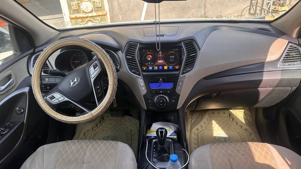 السلام عليكم 
سنتافي 2014 خليجي بإسمي كفاله عامه من صبغ وتبديل 
مكينة 6 
 7 راكب 
تايرات حداديه تبريد باتري مكينه كير كله جديد وسيارة على وضع شركه 
سعر ١٦٩ وبيها مجال بسيط 
ماشية 210 
مكان ناصرية مكلف بالنشر
للاستفسار ***********
