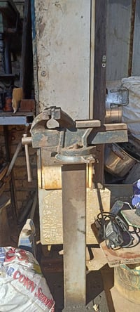 منكنه قديمه لبيع  تفتح 18سانتيم  عرض   07711808469 بي واتساب