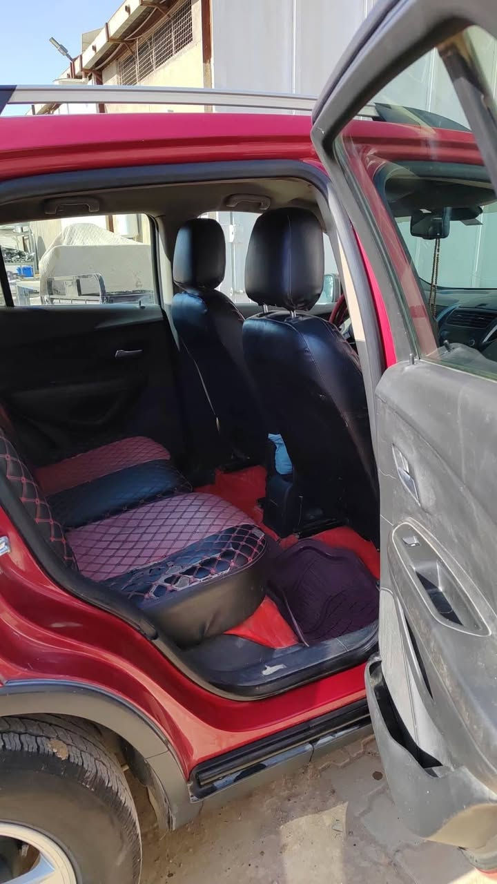 شوفرليت تراكس ضربة بنيد والجنطة السعر ٨٠ورقة
***********
