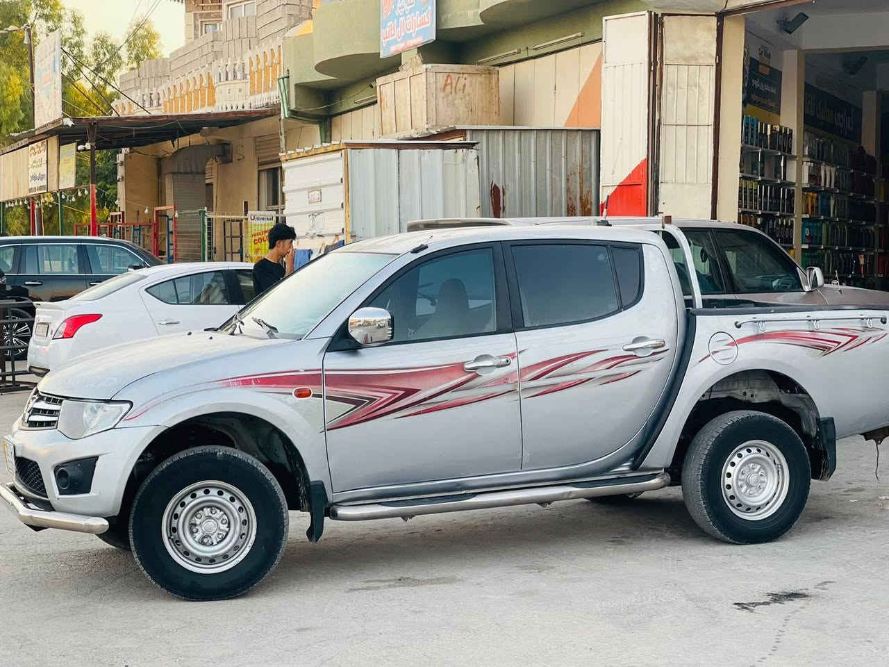 بسم الله الرحمن الرحيم 
بيكم مسبوشي دبل قماره السياره كاز بم ونوزل كير ومكينه بشرط لا صرف لا بخار تبريد شغال صدر جديد السياره مكفله من كل شي بس ربع الابونيد بدون دواخل تخم تايرات منضومه زنن عليه رقم سليمانية بسمي 31 سعر (100)وبيها مجال  او مراوس حسب القناعه‌ وتحياتي💙***********
