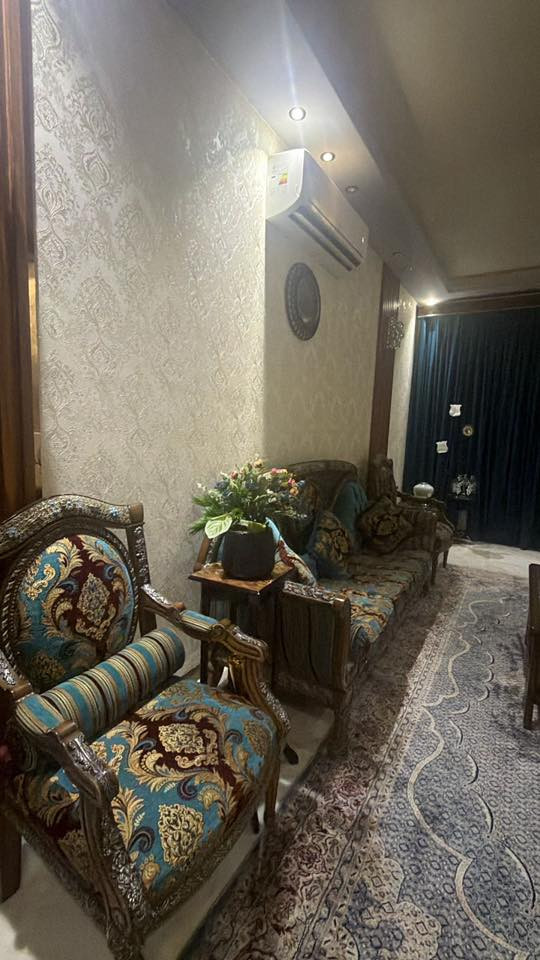 السلام عليكم
تخم مستخدم يتكون من ٤ كراسي و٢ كبار وطبلات صغيره عدد ٢ وطبلة وسطية كبيره واحدة
المكان بغداد
السعر مليون 
رقم هاتف ***********
