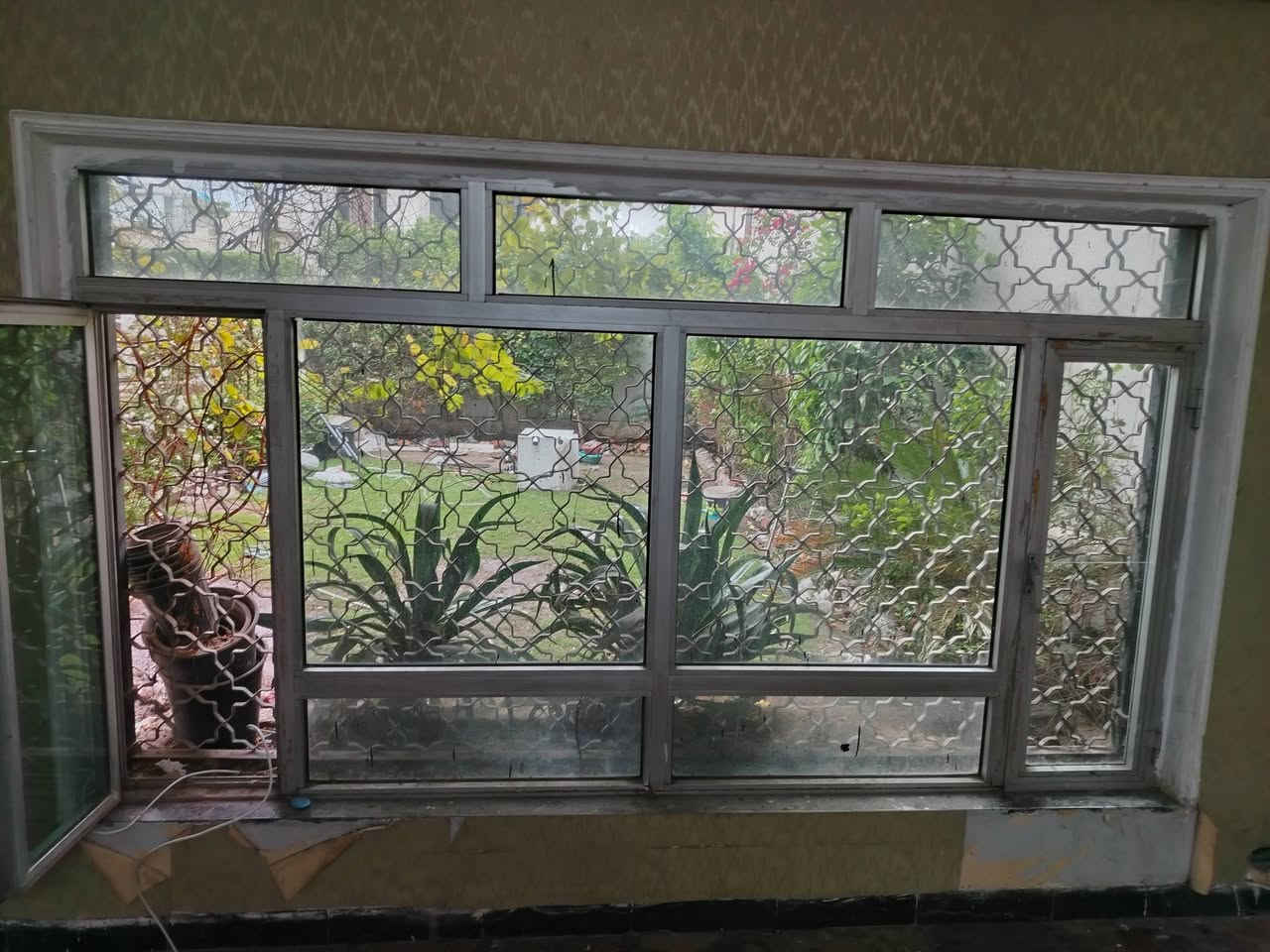 السلام عليكم
عندي ٢٠ باب خشب
و ١٦ شباك المنيوم
مكاني زيونه قم ***********
