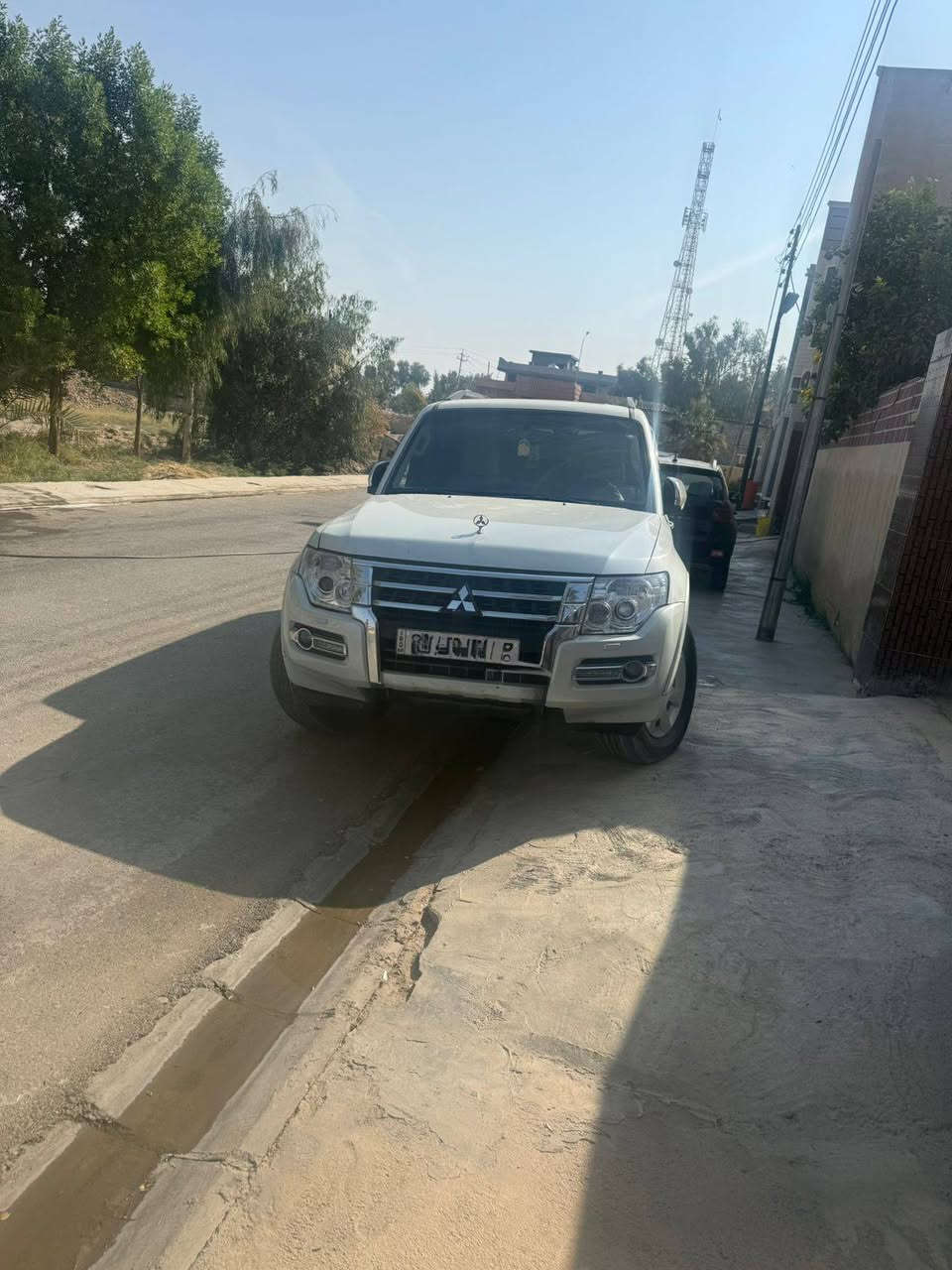 السلام عليكم باجيرو موديل 15سياره فول خليجي مكينه 3500 مواصفات حبتور دمام ثلاجه 3قطع تبريد بنو وامه مري شفط سياره نضيفه مال جناي ماشيه 150حقيقي (حادثه جدا بسيط بيه بارد جاملغ وبنيد مبدليهن وموجودات البلادي مالتهن يرجعن بارد حته صبغ ما واكع) سعر 190وبي مجال مكاني بغداد ***********
