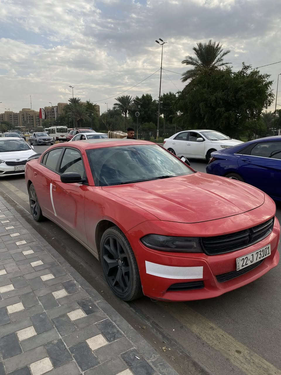 السلام عليكم     جارجر موديل2020 Sxt plus فول مواصفات. وارد امريكي حادثها مثل ما موضح بلصور بارد شي قليل بلبنيد والدعامية نفسها راجعة 
السيارة جاهزة تخم تاير صدر جديد 
رقم اربيل بسمي 
ماشية ١٢٦ ميل 
للاستفسار ***********
***********
ترهم مراوس بالانترة او سيراتو
