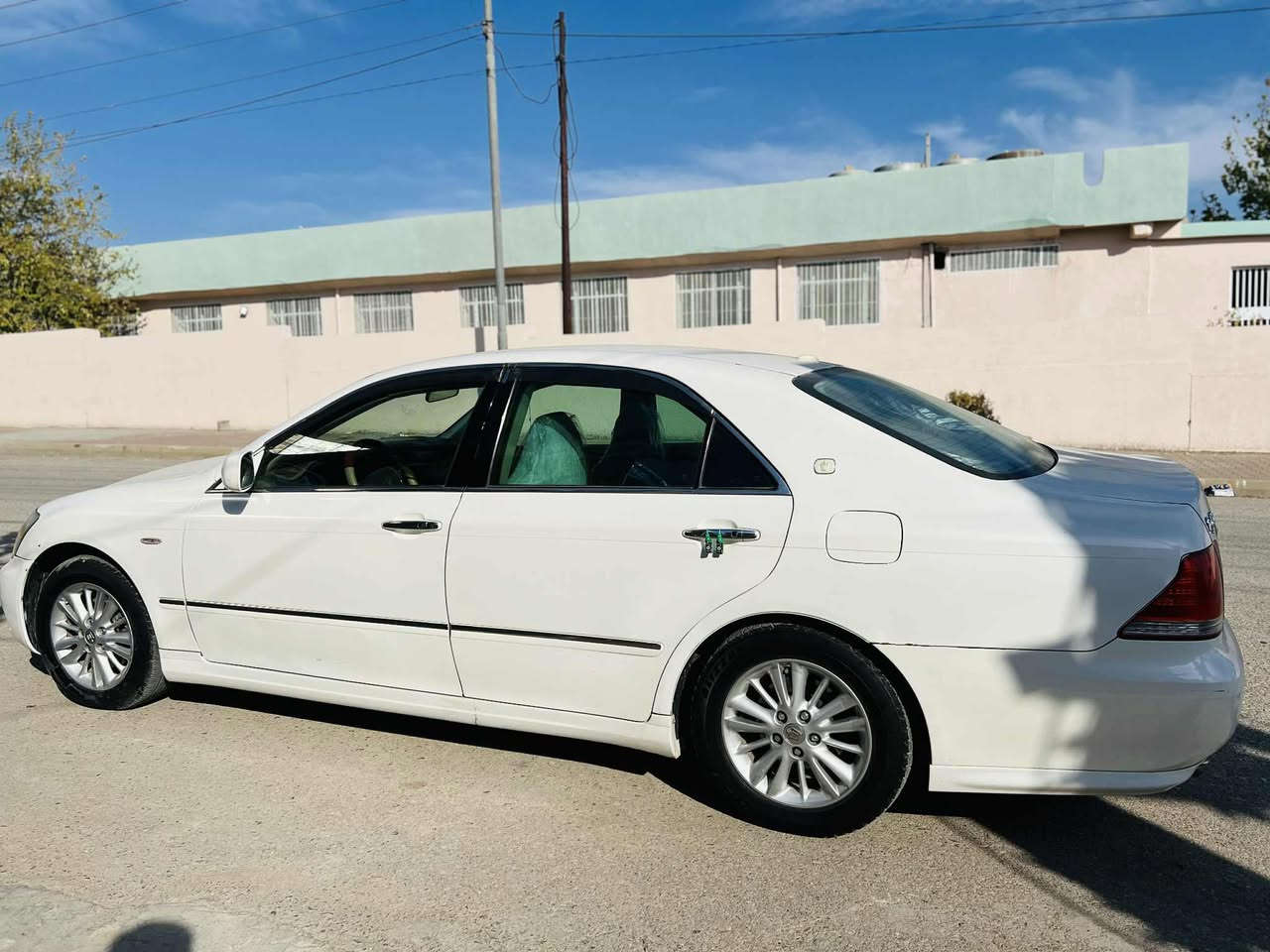 شاهانە مووس ١٨٢ ناو زەرد
٢٠٠٥
دوو دوکمە 
کامل مەسرەف کراو 
***********
