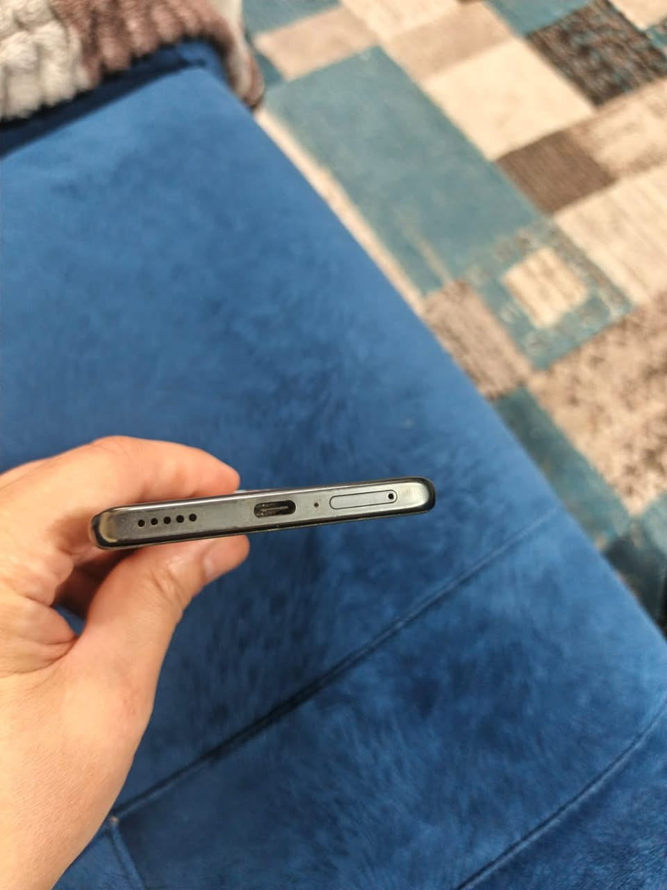 السلام عليكم ايفون 12 عادي ذ128 ب72 وتر بروف الجهاز بلادي بدون ملحقات ب280 وبي مجال . 
ايفون اكس آر ذ64 ب79 مبدل شاشة ومفطورة والظهر مفطر والفيس ايدي واكف والباقي شغال كامل ب110 وبي مجال . 
هونر X9c ذ256/8 شغال كامل يخبل حتى اللمس فقط بي فطر بالشاشة مماثر عليه ب160 وبي مجال . 
حتى ذا اكو تلفون واحد مراوس بيهن كلهن ماكو مشكلة حتى ذا انطي فرق بسيط . 
مكاني : مجمع بسماية السكني . 
الرقم : *********** . متواجد واتساب وماسنجر . 🤍
