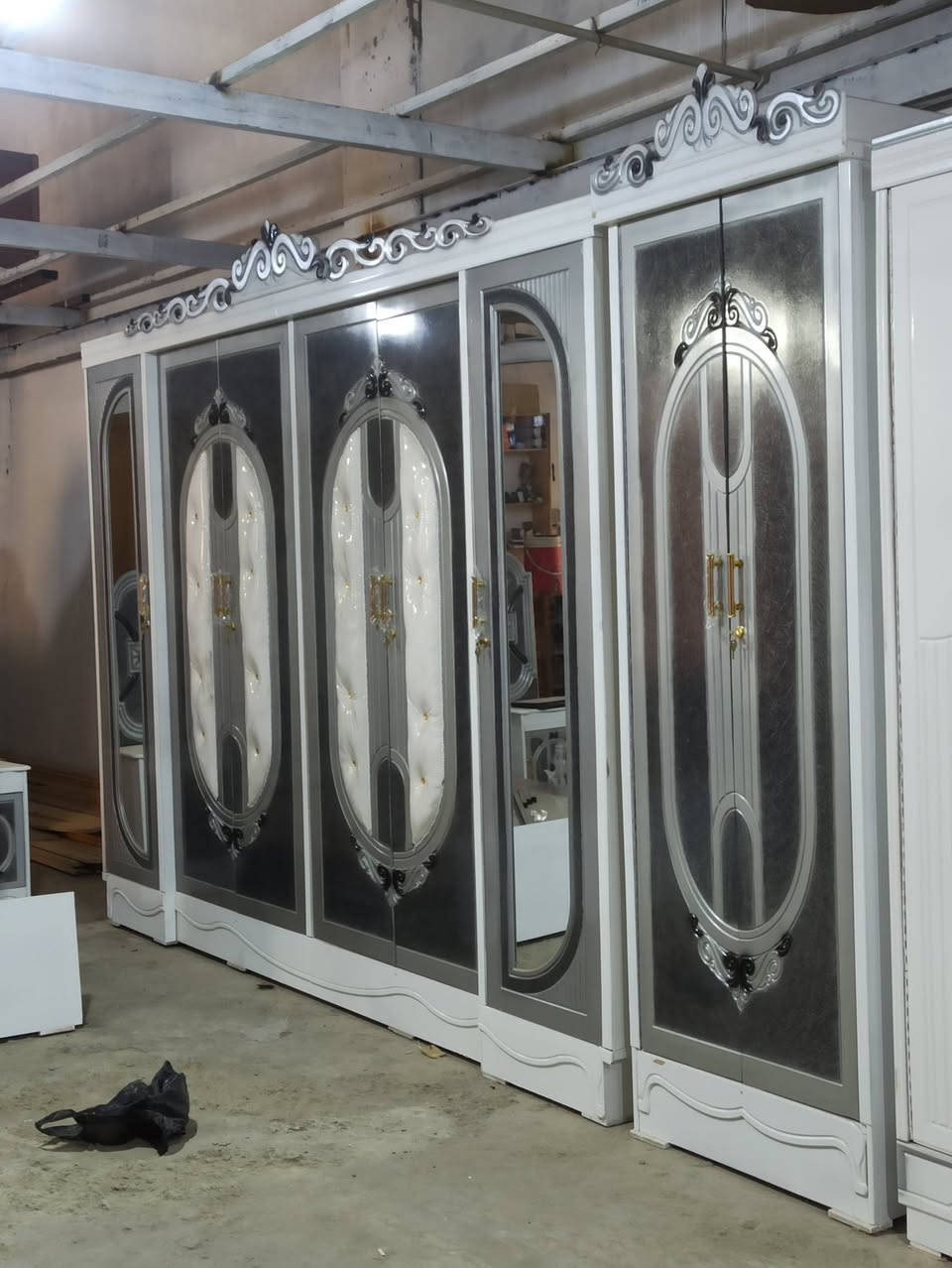 ♦️"سعر الغرفة #مليون و400 دينار عراقي فقط"
يوجد أكثر من موديل نفس السعر 

غرفة نجارة  عراقية 100% ✔️

ارتفاع الكنتور 2 و40 سم

عرض الكنتور 3 و20 سم مع زاويه 4 امتار 

الوجه 5 ملم 

والداخل 3 ملم معاكس ابيض

الكنتور نظام قفايص

النرمادة شريطية على طول الباب 

السرير ٦ ارجل بلاويد 

الضهر معاكس شد براغي

♦️يوجد خدمة شد ونقل لجميع المحافظات 

♦️للحجز والاستفسار مراسلة الصفحة 
يوجد واتساب ***********
