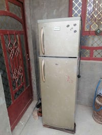ثلاجة • للبيع