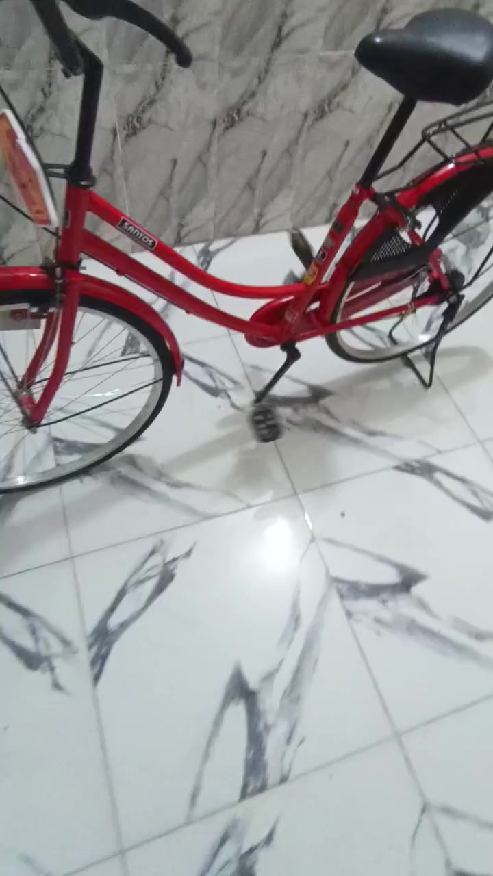 متاح بايسكل 
لون أحمر 

شركه سانتوس

موديل 21

نضافه 100/90

السعر خاص 

الرقم ***********
