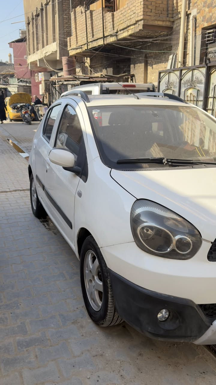 سلام عليكم شلونكم حبيايب
جيلي باندا موديل 2013
السياره بيها صبغ جاملغ امامي مال سكن ونهايه الباب 
السياره ماشيه 32000km
السياره كامله مكمله 
بيها كازكت جديد 
ادامه للمكينه كامله من فلاتر ومن بلكات ونوزلات 
دهن الكير جديد 
صدر السياره جديد 
تخم تاير جديد 
ادامه كامله لمنظومه التبريد من غاز 
وفلتر 
تبريد تدفئه شغاله 
كهربائية السيارة شغلها كلها 
اربع جام كهرباء 
كير السياره ميكانيكي المرغوب 
رقم بغداد مشروع وطني  السنويه تسقط يوم 25/9/2026
سعر السياره 58 ورقه وبيها مجال وميحتاج تصرف ربع عليها 
مكان السيارة الاعظمية 
لتواصل ع الهاتف فقط واسف ع الازعاج 
***********
***********
