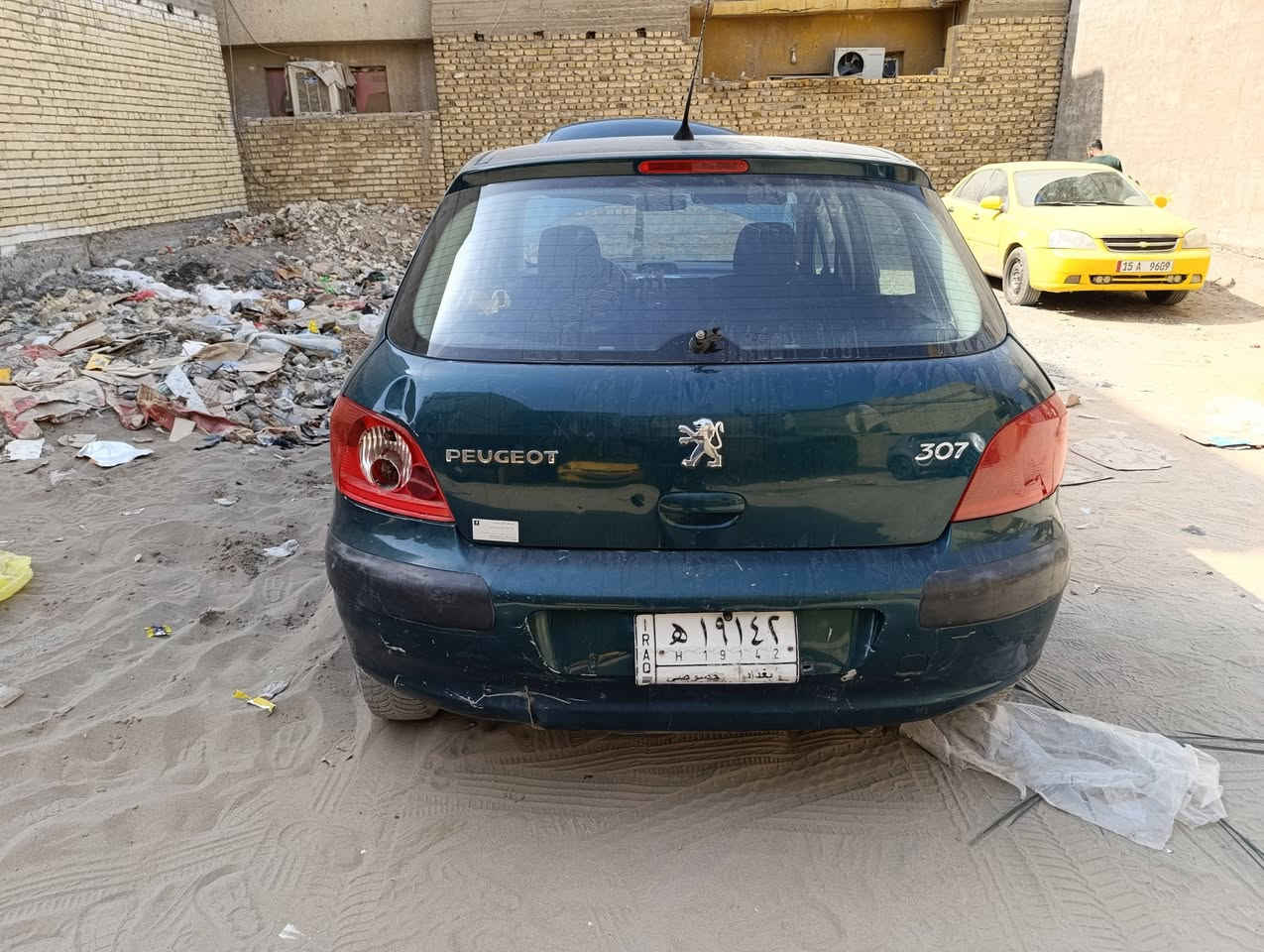 بيجو موديل 2005 اوتو بغداد باسم مره رقمها بغداد سنويتها صاقطه من 2023 كير ومحرك مكفول بيها طخطهات كما موضح بلصوره  رايدتها 40 وبيها مجال للشراي مع العلم عليها غرامات 600 الف على المره هيه تدفعها  واي تفاصايل خابر وتدلل مكاني بغداد الكريعات هاتف ***********
