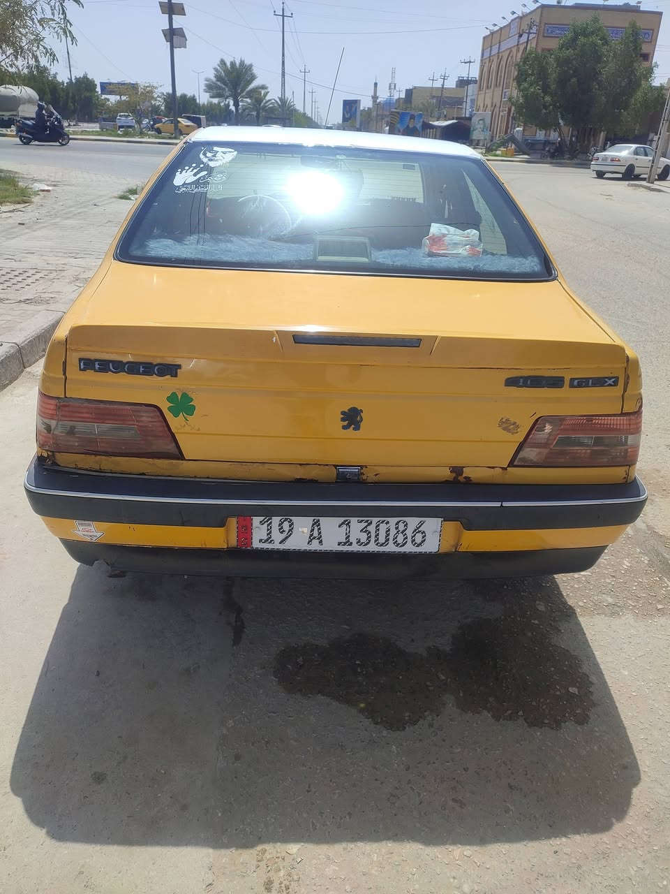 سلام عليكم بيجو للبيع موديل 10 سياره ماعايزها شي جاهزه بسمي مصفره هيئه وغرامات بس البارحه نگطع القايش مال مكينه تصليحه ٥٠ الف سياره ماعايزه برغي تبريد عل سويج كهربائيات شغاله تايرات جدد سياره حلوه مكاني نجف ١٨ وبيها مجال ***********
