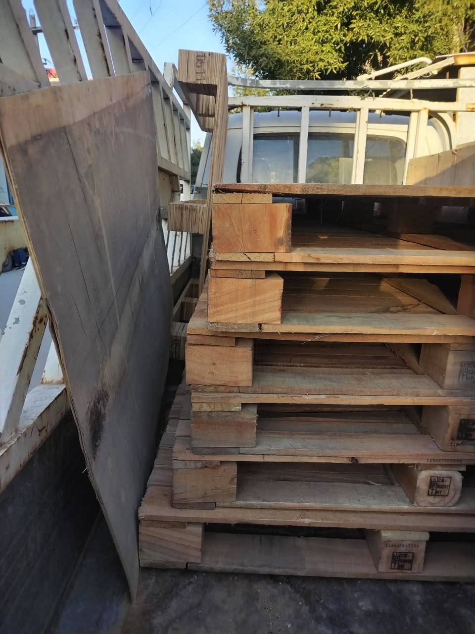 سكيبات للبيع بغداد
اكو طوال ٢ متر عدد٦
واكو المربعات الاعتياديات عدد ٧
***********
