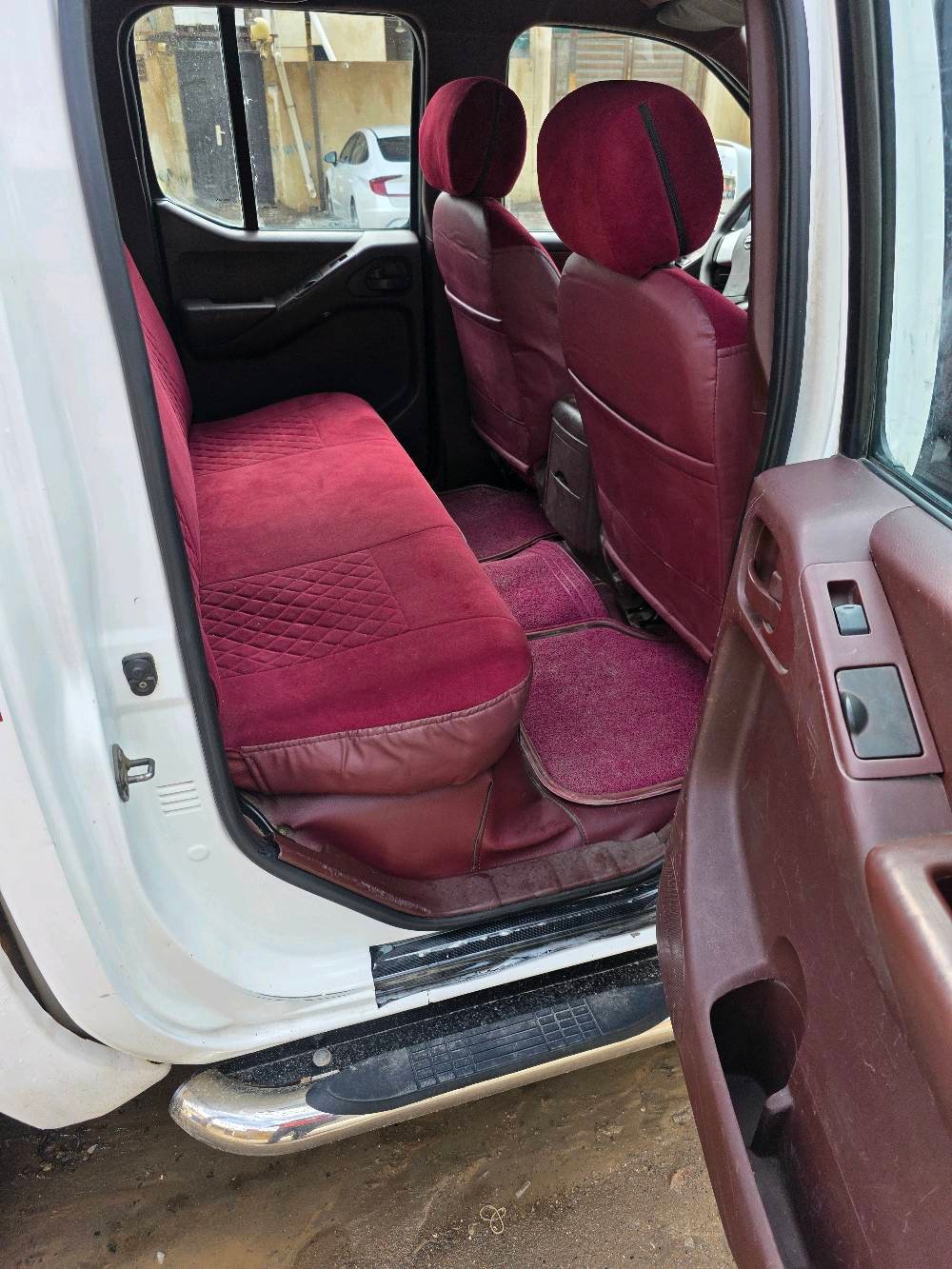 السلام عليكم نيسان نافارا للبيع مديل 2012 كير اوتـوماتيـك ، مكينة نظيفة  رقم السيارة بصرة شرط التحـويل سـنوية لحد 2029 ،هزه سنه 2026 تبريد شغال ،  فقط بيع ، سعر 100 وبيها مجال قليل حــگ الجــيـة ، للاستفسار اكثر عن التفاصيل والشراي يتصل علة هذة الرقم *********** ، السيارة بدي نظيف فقط ملاحظات قليلة ، مكاني البصرة تنومه شط العرب