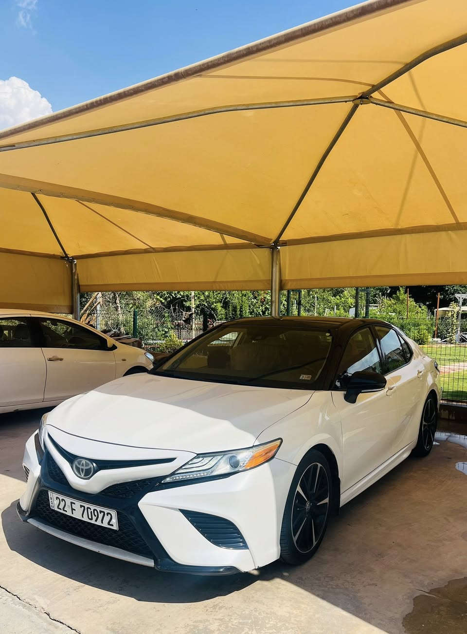 🚗 للبيع: تويوتا كامري XSE موديل 2020 (وارد أمريكي) ممتازة وجاهزة للاستخدام فوراً.
📌 المواصفات الأساسية:

 الموديل: 2020

 الفئة: XSE (أعلى فئة رياضية)

 اللون الخارجي: أبيض 

 اللون الداخلي: جلد احمر 

 المحرك: 2.500 (4اسلندر )

 الوارد: أمريكي

بنسست سيارة چاملغ ورا سبوغ شبرصندوق سبوغ

🌟 أبرز المميزات والتقنيات:

 فتحة سقف (بانوراما) تضفي لمسة فخامة.

 شاشة عرض كبيرة تدعم Apple CarPlay و Android Auto مع نظام صوتي متطور.

 رادارات أمامية وخلفية، نظام تنبيه مغادرة المسار، ونظام الرادار التفاعلي (رادار شحط).

 نظام مراقبة النقاط العمياء في المرايا الجانبية.

 عجلات (ويلات) ألمنيوم رياضية مقاس 19 إنش بلونين مميزين.

 إضاءة LED أمامية وخلفية بتصميم هجومي رائع.

 تشغيل ذكي (بصمة) مع دخول ذكي لجميع الأبواب.

 أنظمة قيادة متعددة (Eco / Normal / Sport) لتناسب كل الأجواء. رقم السيار أربيل انكليزي ب اسمي تحويل مباشر مكان السياره أربيل  الاتصال ع رقم موبايل ***********.                                                                              ره قم شانصي سيارة 4T1K61BK0LU001587
