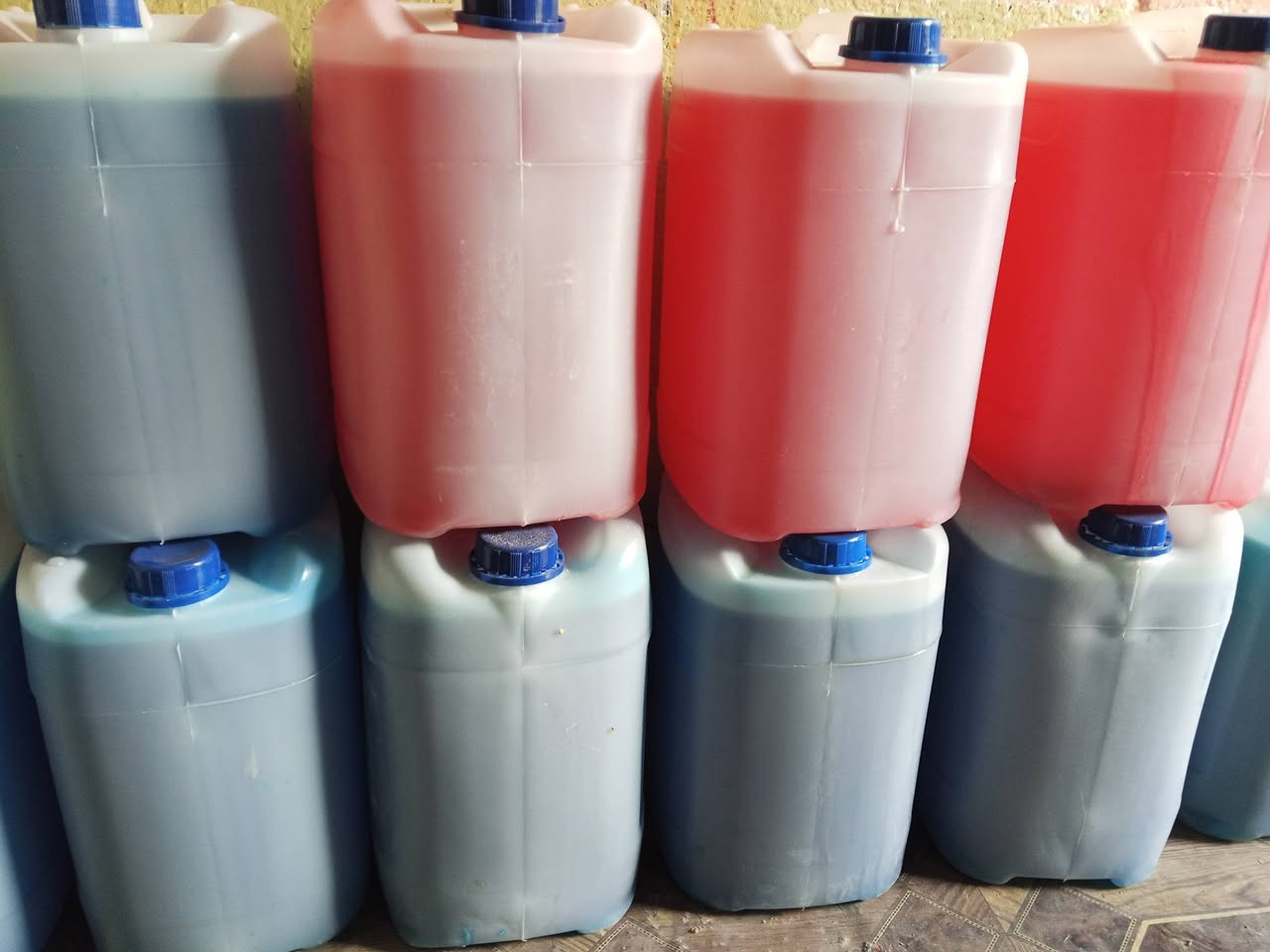 زاهي ممتاز سعر الجلكان العشره لتر 
7000
بطش مزيل الدهون  وتنضيف الأرضيات سعر الكيلو 
4000
معطر ملابس سعر الدبه 2000
توصيل مجاني داخل ناحيه الفضليه 
تواصل 
***********
