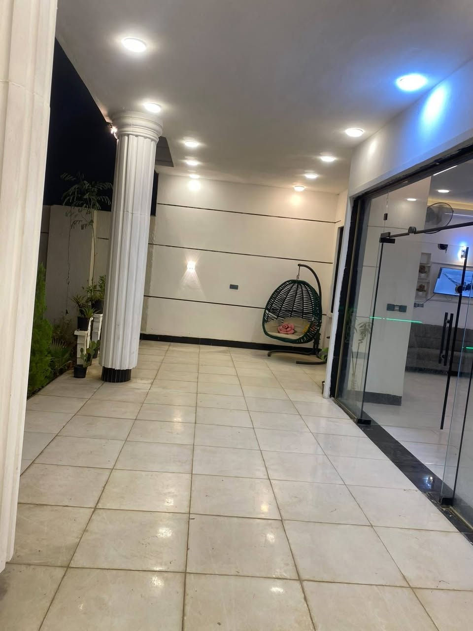 🌟 فرصة استثمارية وسكنية لا تعوض | منتجع راقي للبيع 🌟

📍 المميزات العامة للعقار:
📐 المساحة الكلية: 550 متر مربع (استغلال ذكي ومثالي للمساحات).
🏗️ التصميم والبناء: بناء حديث وعصري (التصميم الحديث) بأعلى جواهر الجودة والشطيبات الفاخرة.
🗺️ Site: موقع مميز جدا، هادئ، وسهل الوصول إليه (يجمع بين الخصوصية والقرب من الخدمات).
🏡
للاستفسار الاتصال على الرقم او واتساب 
(***********)
