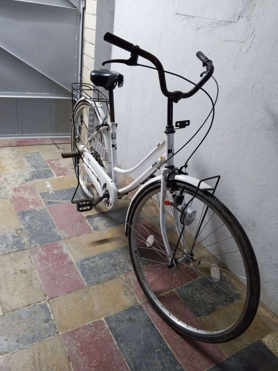 بايسكل للبيع  او مراوس بماطور بوتين نضيف وانطيك فرق بايسكل شركه معرفه NA2 بايسكل حيل نضيف ما صارلي شي من نزلتو من الشحن موديل 2022 كلو وضع شركه  العنوان موصل حي النور السعر على خاص او استفسار عل رقم ***********
