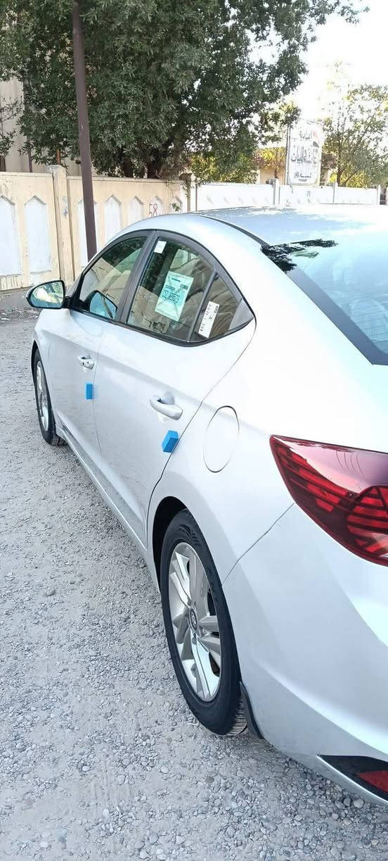 يا الله سلام عليكم
الانترة للبيع موديل 2020 فول مواصفات 
وارد امريكي ضربتها بأمريكا أمامية بنيد مثل ما واضح بل صور عدد البصمات 2 سيارة حلوه وجديدة من دواخل وخارج صفاح موس ما شاء الله ماشية 66الف السعر 130 وبيها مجال مكان بغداد .
*********** .
