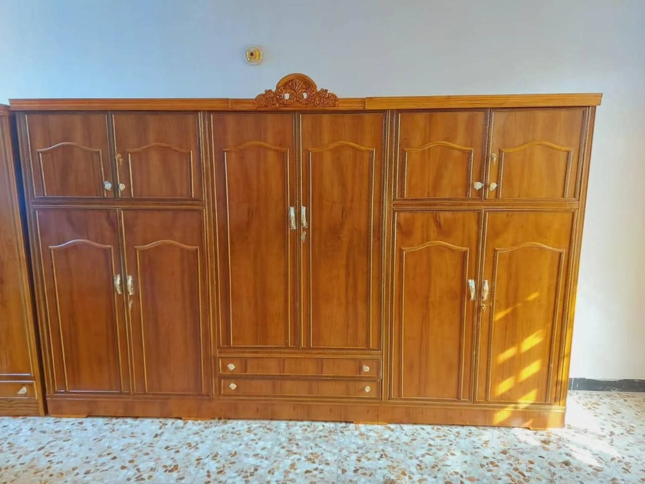 كنتور ٦ باب شغل  وسط 
الوجه صاج ٤ ملم الداخل عادي ٤ ملم 
القياس ٢٢٠ ×٣٦٠ 
(ارتفاع مترين و٢٠  وطول تلاثه متر و٦٠ )

السعر 450  لف


**إذا كنت صاحب هذا الإعلان وتريد حذفه لأي سبب، رجاءا أرسل رسالة إلى الدعم الفني**