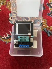 جهاز GM328A   ✨ أبرز المواصفات والمميزات: • فحص الترانزستورات (NPN / P...