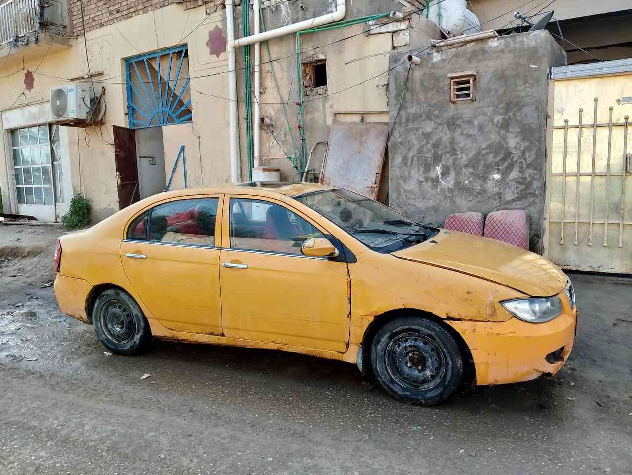 سلام عليكم ليفان للبيع موديل 2013 مكينه وحداديه جدد ستوني مسويهن  كهرباهيات كله شغاله  السنويه ساقطه السعر 25 وبيه مجال حك الجيه مكاني دوانيه فضاء الشاميه رقم الهاتف ***********
