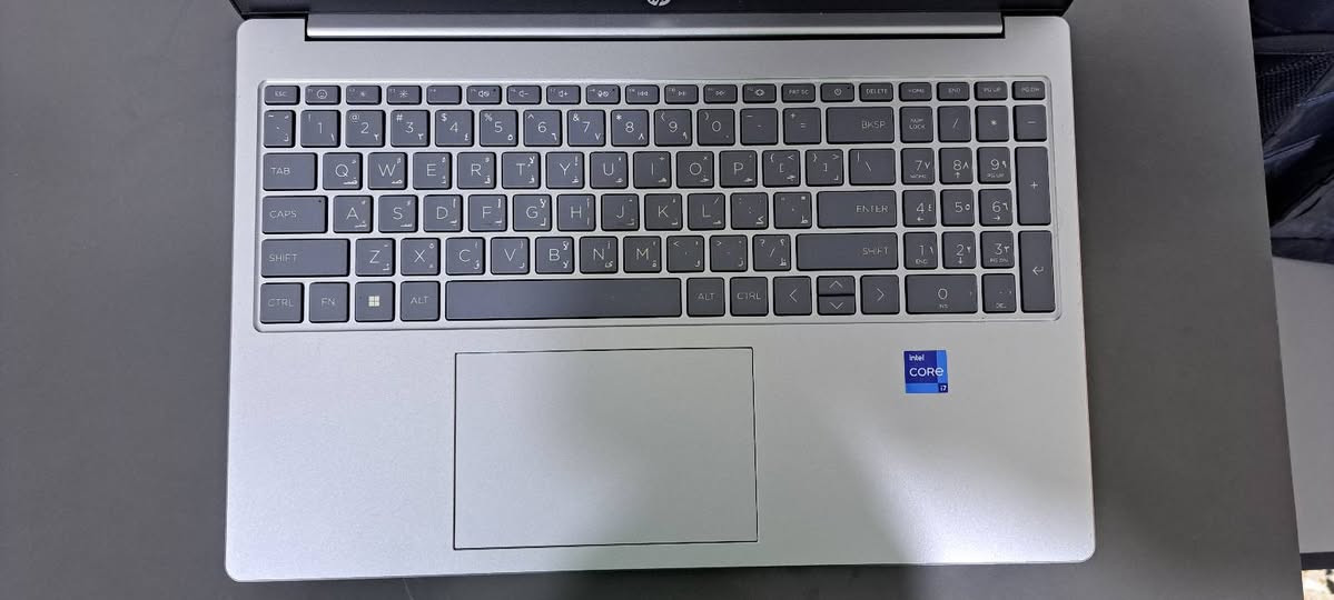 السلام عليكم
لابتوب للبيع – نظيف جداً

لابتوب نوع HP طراز HP Laptop 15-fd0xxx للبيع.
المواصفات:
- سلم 
- المعالج: Core i7
- الجيل: 13
- اللون: Silver
- الاستخدام: قليل جداً
- الحالة: نظيف 100% ولا يشكو من أي عطل.
السعر[ 900،000 ] الف وبيها مجال 
الموقع: بغداد – البياع

للمهتمين التواصل خاص.
***********
