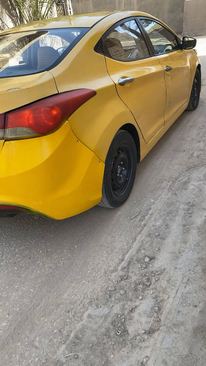 السعر ٧٩  النتره ٢٠١٢ بسمي ستوني حولته نكليزي مصفره من كلشي بسمي مباشر 
كير ومكينه مكفولات جاهز السياره تكسي تخم تاير كرهبايات كله جاهز ضربه جاملغ الخلفي بصيط
***********
