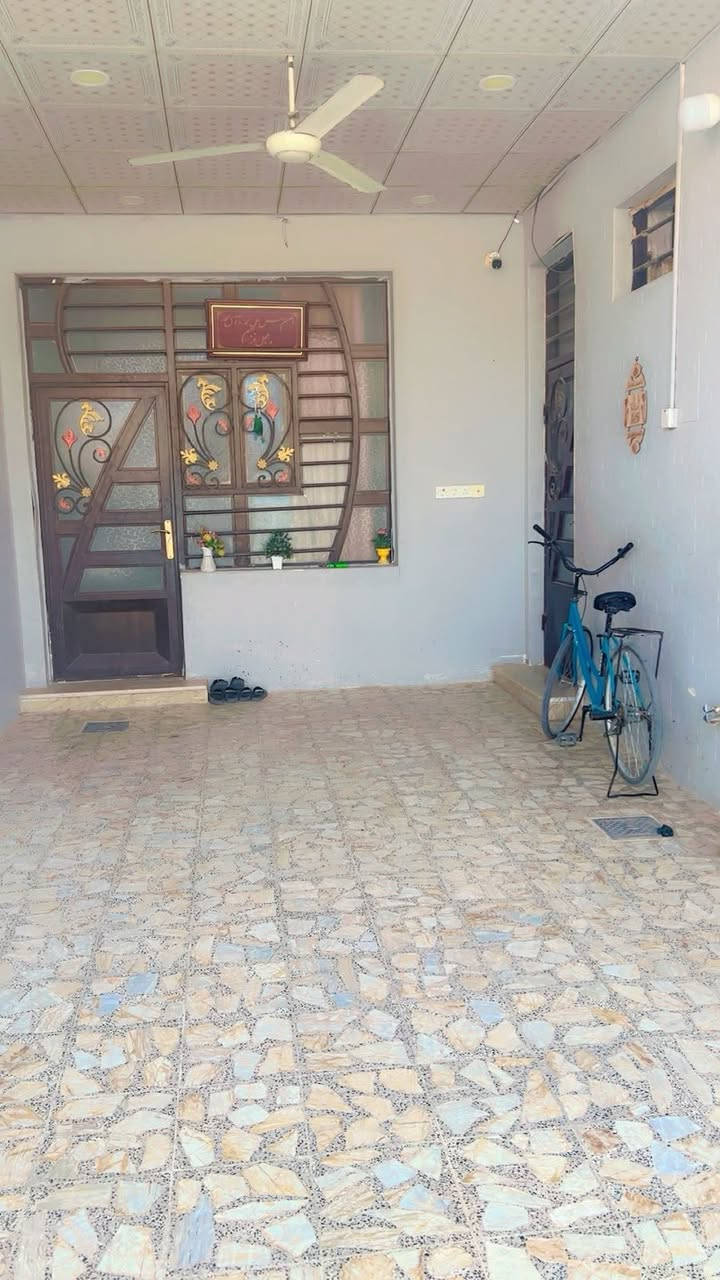 بيت للبيع او مراوس 220م شارع 15بناء منطقه 3000جديد 2022طابق واحد الستقبال 4*8  غرف نوم عدد اثنين 4*5 صاله 4*7ونص  مطبخ حار وبارد البناء مال جناي قرب مدرسه الكرار وسيد كامل الشارع المؤدي لشارع الصب  ***********
